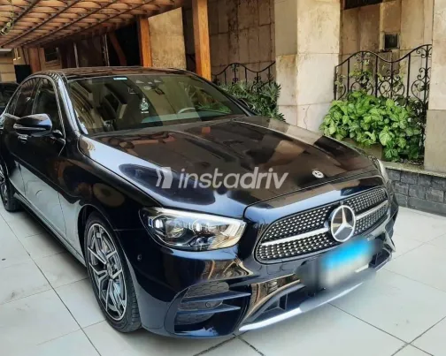 مرسيدس E 200 AMG 2023 أسود مستعملة للبيع - 3