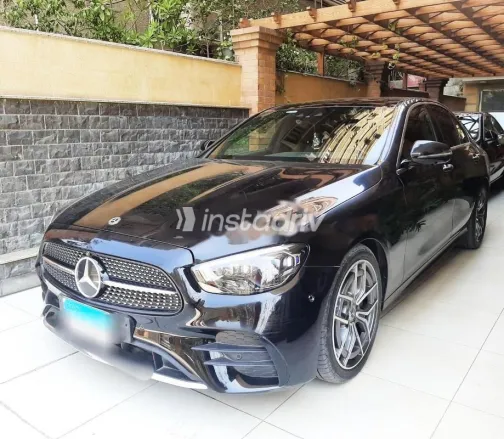 مرسيدس E 200 AMG 2023 أسود مستعملة للبيع - 4