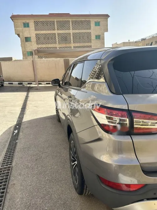 Brilliance V6 2019 White Used for Sale - 6