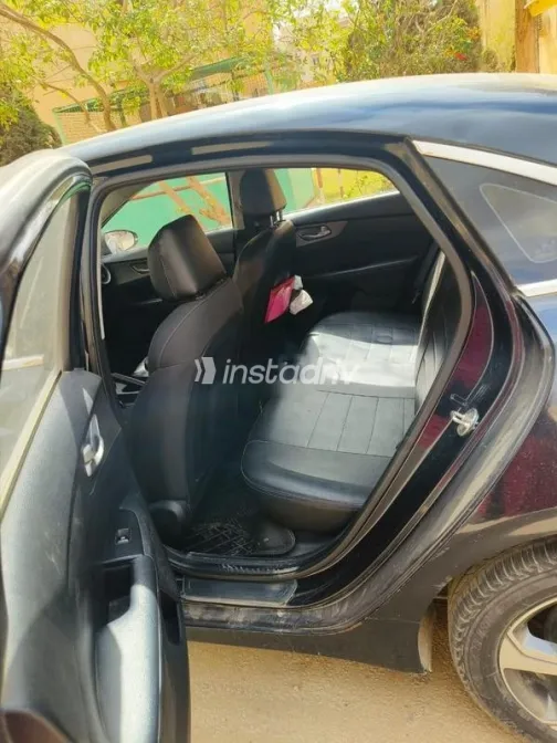 كيا سيراتو 2019 بترولي مستعملة للبيع - 4