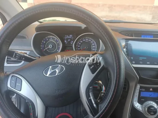 Hyundai Avante 2012 Silver Used for Sale - 2