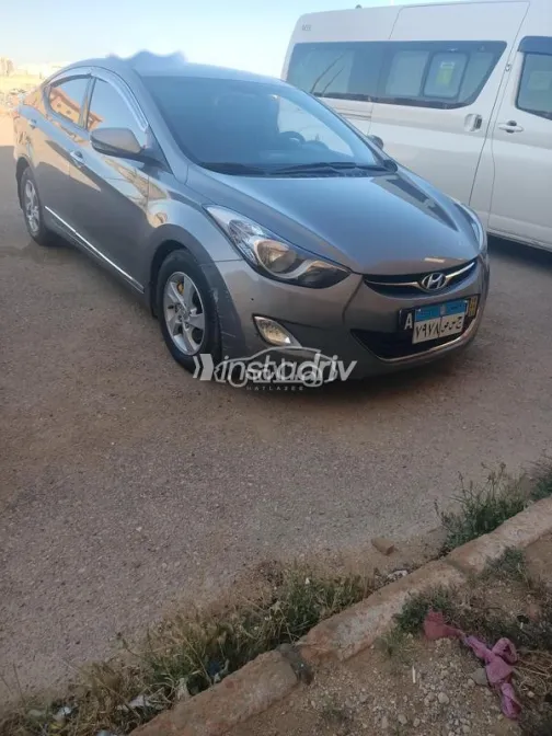 Hyundai Avante 2012 Silver Used for Sale - 8