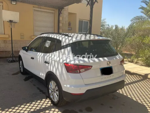 سيات ارونا 2021 أبيض مستعملة للبيع - 2