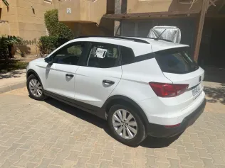 سيات ارونا 2021 أبيض مستعملة للبيع