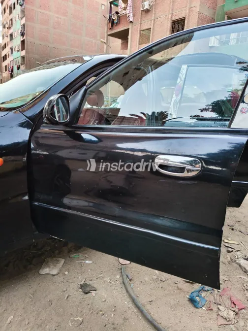 دايو لانوس 2002 أبيض مستعملة للبيع - 2