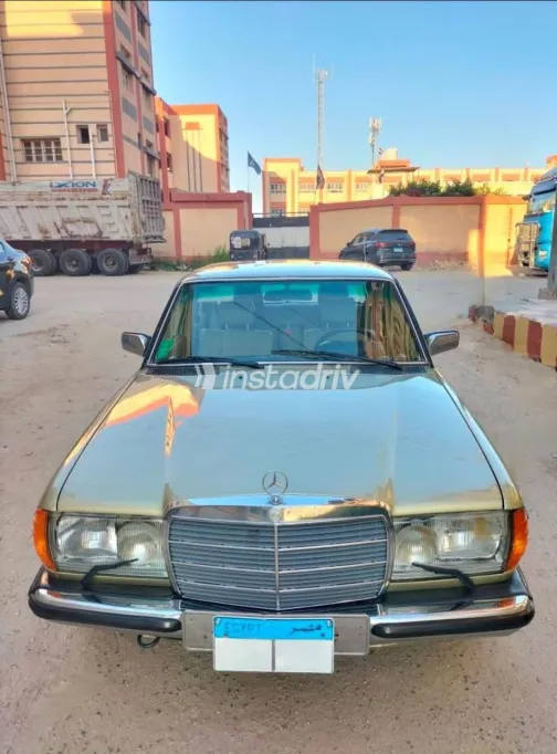 مرسيدس E 200 1982 أبيض مستعملة للبيع - 2