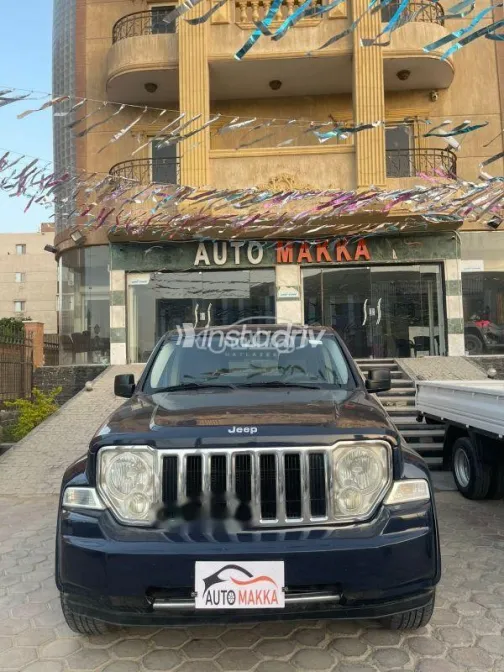 جيب شيروكي 2008 أزرق غامق مستعملة للبيع - 1
