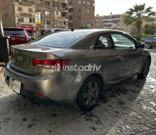 كيا سيراتو كوبيه 2010 رمادي مستعملة للبيع - 2