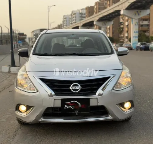 نيسان صنى 2016 فضي مستعملة للبيع - 1