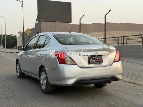 نيسان صنى 2016 فضي مستعملة للبيع - 5