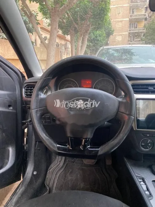 بيجو 301 2016 فضي مستعملة للبيع - 5