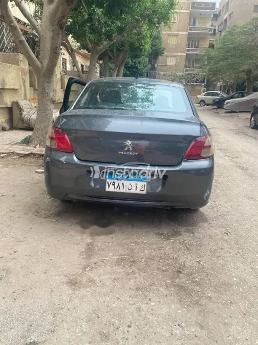 بيجو 301 2016 فضي مستعملة للبيع - 8