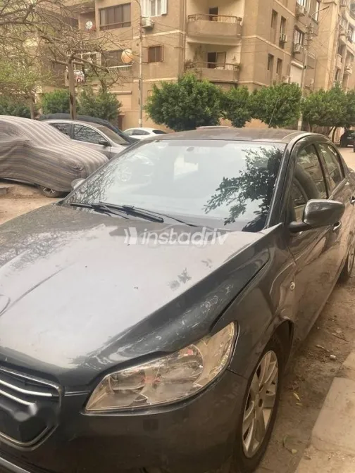 بيجو 301 2016 فضي مستعملة للبيع - 10