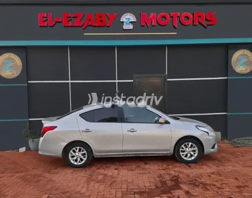 نيسان صنى 2021 أبيض مستعملة للبيع - 2