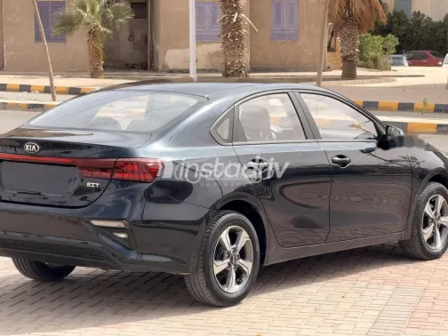 كيا سيراتو 2016 فضي مستعملة للبيع - 6