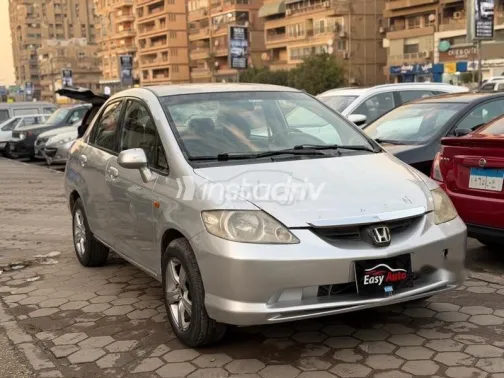هوندا سيتى 2004 رمادي مستعملة للبيع - 3