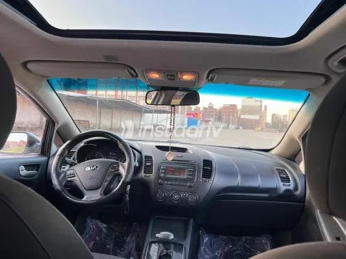 كيا سيراتو 2017 أبيض مستعملة للبيع - 6