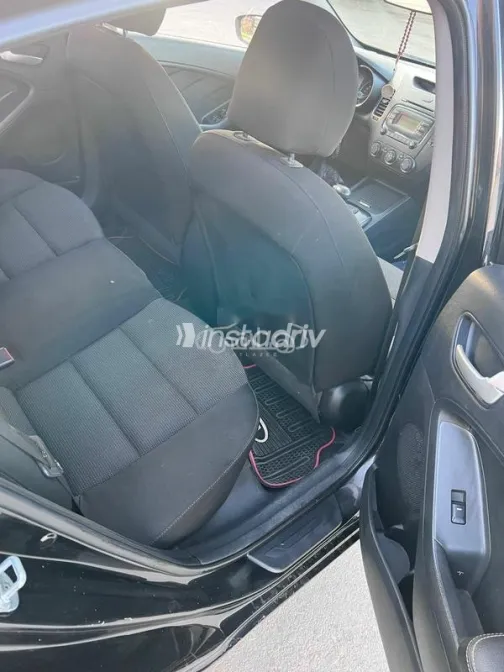 كيا سيراتو 2017 أبيض مستعملة للبيع - 8