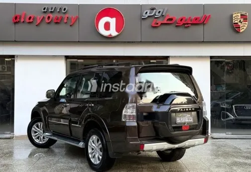 ميتسوبيشي باجيرو 2019 بني مستعملة للبيع - 4