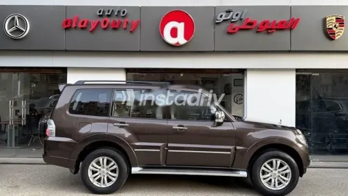 ميتسوبيشي باجيرو 2019 بني مستعملة للبيع - 9