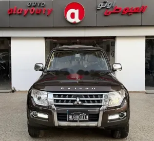 ميتسوبيشي باجيرو 2019 بني مستعملة للبيع