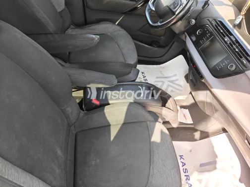 Citroën C4 Grand Picasso 2019 White Used for Sale - 4