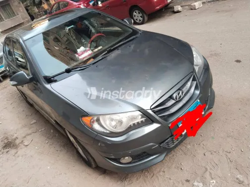 Hyundai Elantra 2017 White Used for Sale - 2