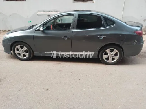 Hyundai Elantra 2017 White Used for Sale - 3