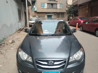 هيونداي إلنترا 2017 أبيض مستعملة للبيع