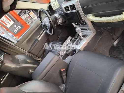 جيب شيروكي 2009 فضي مستعملة للبيع - 5