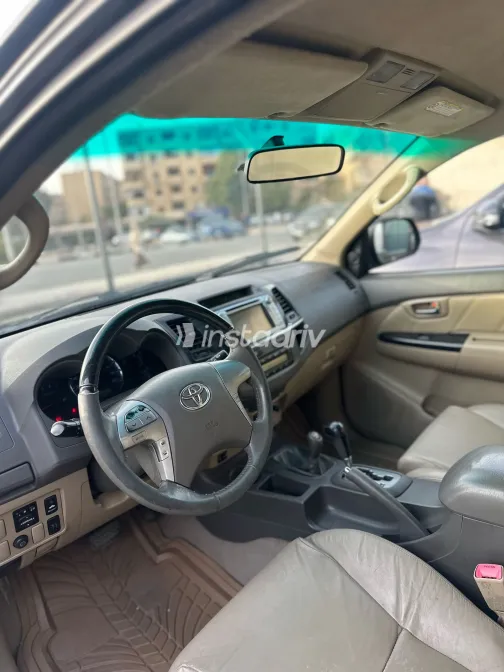 Toyota Fortuner 2013 White Used for Sale - 7