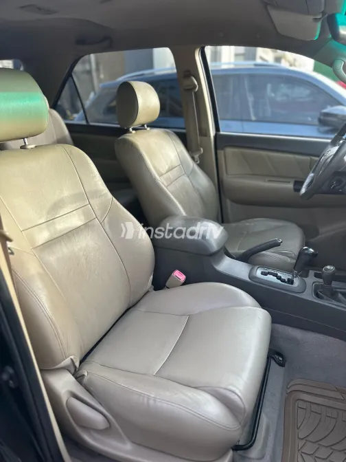 Toyota Fortuner 2013 White Used for Sale - 9