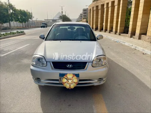 Hyundai Verna 2013 White Used for Sale - 3