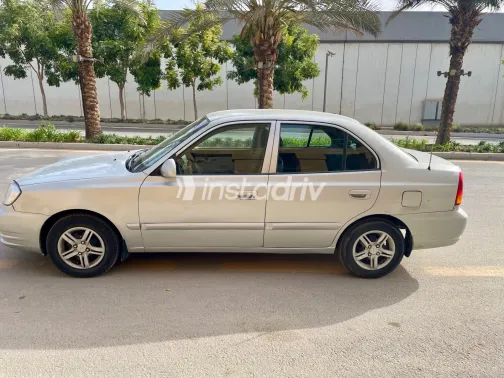Hyundai Verna 2013 White Used for Sale - 5