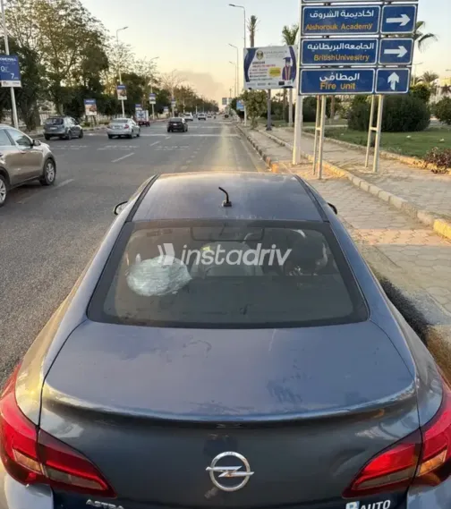 اوبل أسترا 2016 أبيض مستعملة للبيع - 4