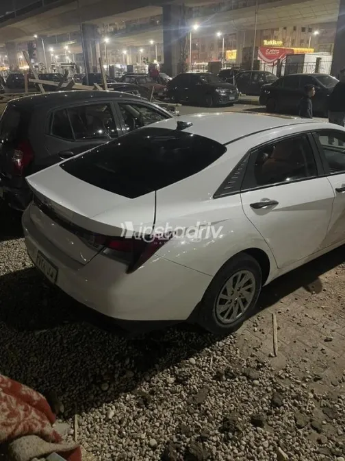 Hyundai Elantra CN7 2022 White Used for Sale - 1