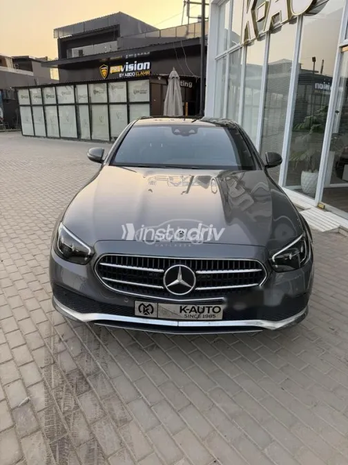 مرسيدس E 200 2021 رمادي مستعملة للبيع - 1