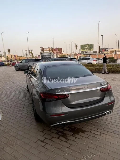 مرسيدس E 200 2021 رمادي مستعملة للبيع - 6