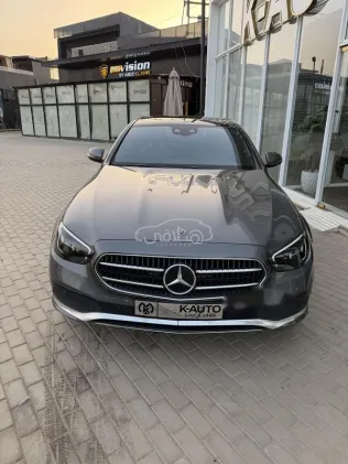 مرسيدس E 200 2021 رمادي مستعملة للبيع