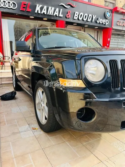 جيب كومباس 2010 أسود مستعملة للبيع - 4