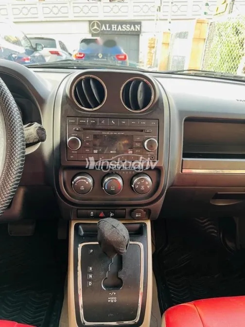 جيب كومباس 2010 أسود مستعملة للبيع - 9