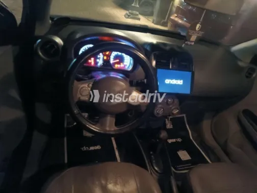 نيسان صنى 2013 أحمر غامق مستعملة للبيع - 7