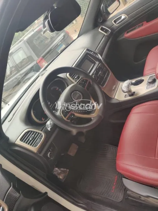 جيب جراند شيروكي 2014 أبيض مستعملة للبيع - 8