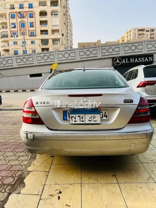مرسيدس E 320 2003 فضي مستعملة للبيع - 6
