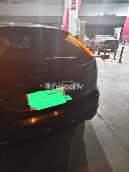 Ford Focus 2010 Black Used for Sale - 4