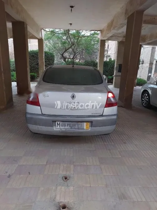 رينو ميجان 2006 فضي مستعملة للبيع - 3