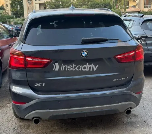 بي ام دبليو X1 2018 رمادي مستعملة للبيع - 1