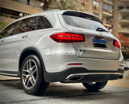 مرسيدس GLC 250 2019 أبيض مستعملة للبيع - 2