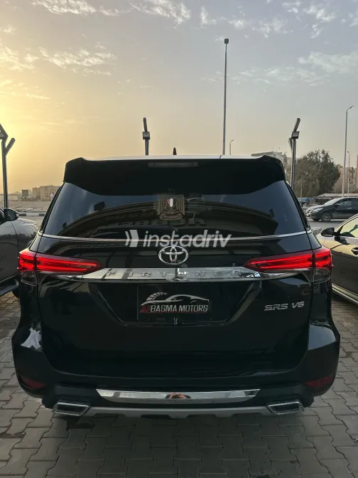 تويوتا فورتشنر 2021 أبيض مستعملة للبيع - 1