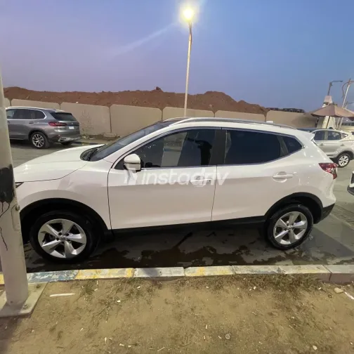نيسان قشقاي 2021 أبيض مستعملة للبيع - 2
